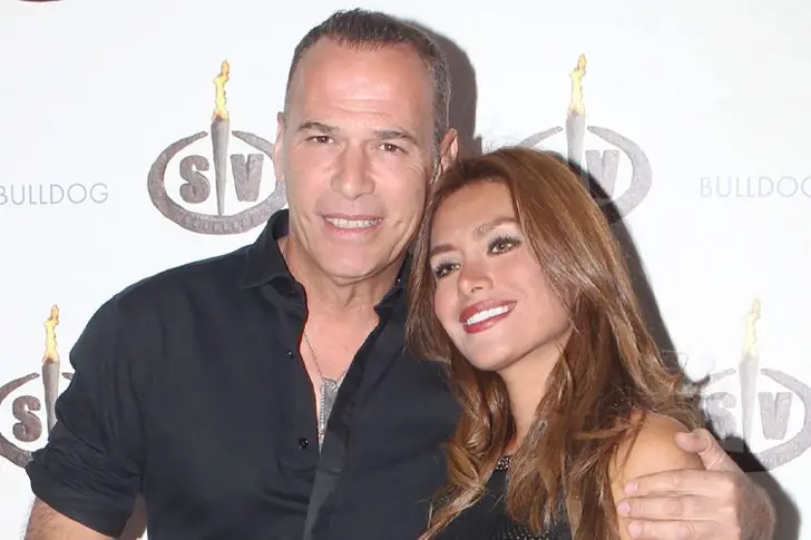 Carlos Lozano – 59 años (2022) y Miriam Saavedra – 30 años (2022) – Pareja por 4 años