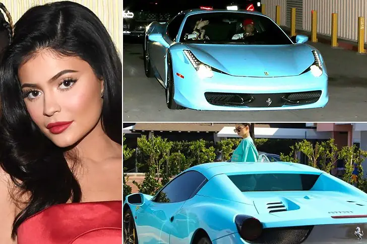 KILIE JENNER – FERRARI 458 SPIDER, ESTIMÉE À ENVIRON 250 000 DOLLARS