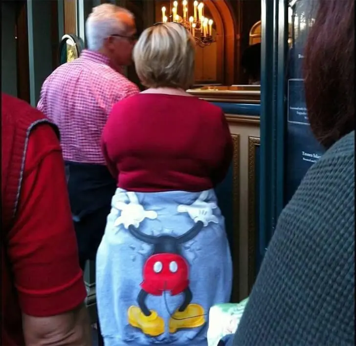 Il y a clairement une mauvaise manière de porter ce pull