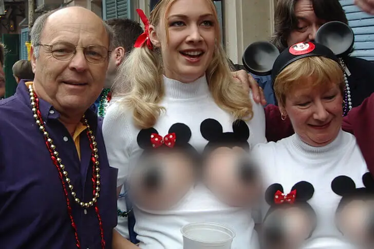Il y a des pulls plus convenables pour une visite à Disneyland