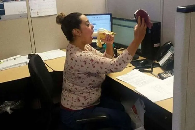 Büro-Selfie eskaliert
