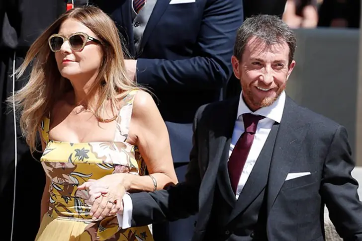 Pablo Motos – 56 años (2022) y Laura Llopis – 66 años (2022) – Casados desde 1996