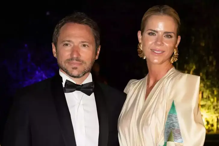 Amelia Bono (43 Años) Y Manuel Martos (45 Años) – Cansancio