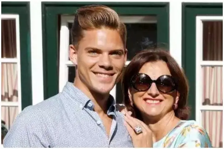 Claudia Obert und der “Corona-Gigolo”: 1 Jahr
