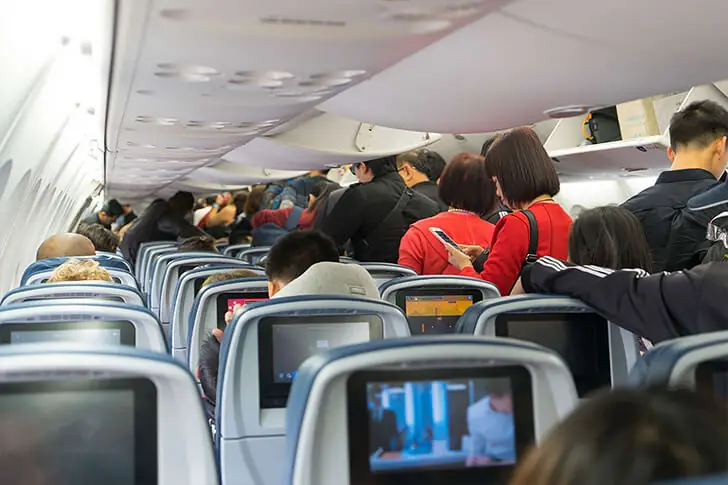 Warten im Flugzeug