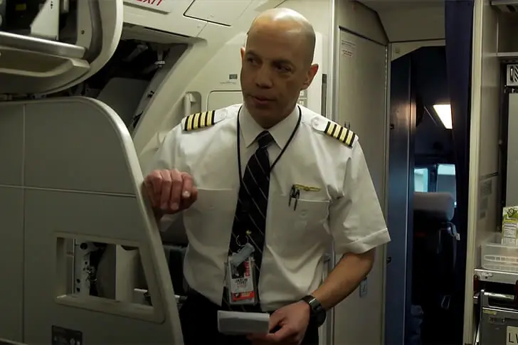 Der Pilot greift erneut ein