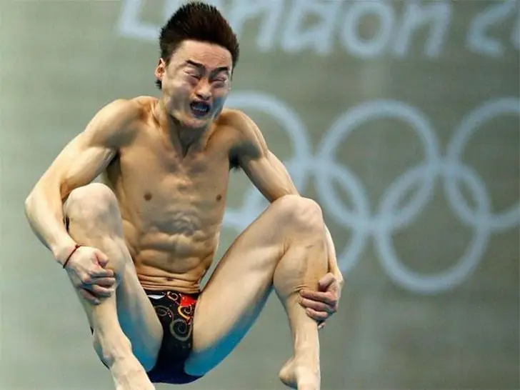 Diver’s Face Defies Gravity