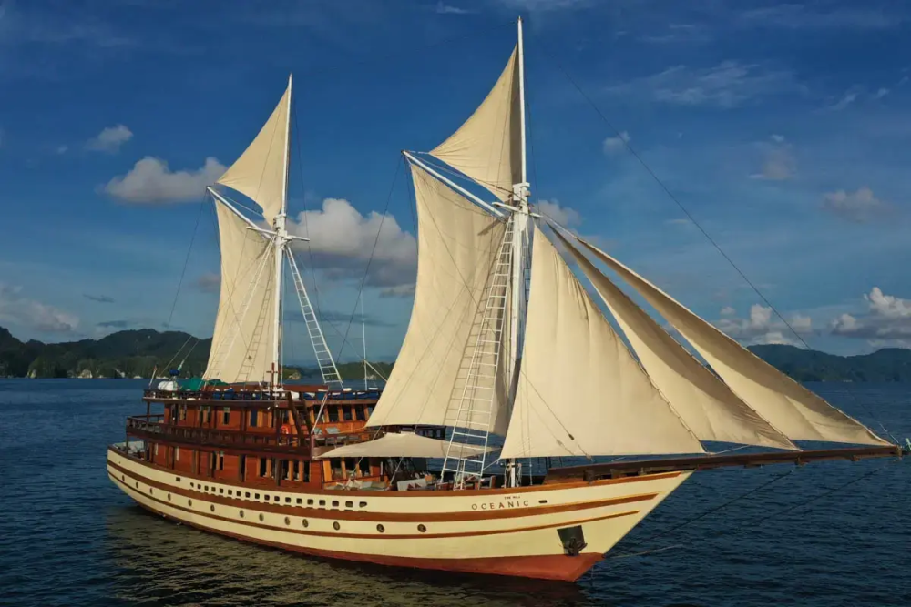 Here’s What Traditional Indonesian Phinisi Boats Reveal About Building a Modern Luxury Brand