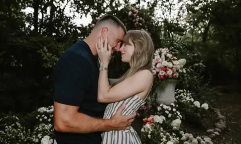 Travis Kelce Jokes About Being “Less Famous” Than Fiancé Taylor Swift