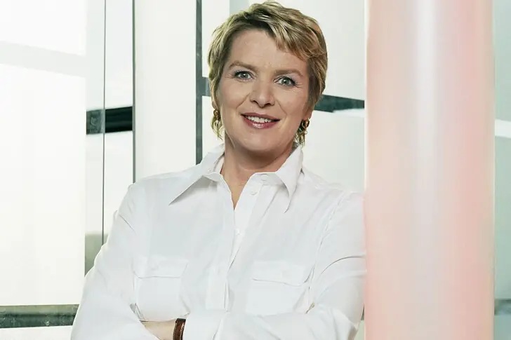 Élise Lucet – 300 000 euros par an