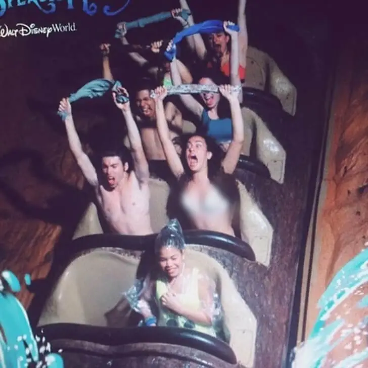 C’est pour ces moments de folie que beaucoup apprécient Splash Mountain
