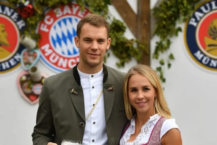 Manuel Neuer und Anika Bissel: 1 Jahr