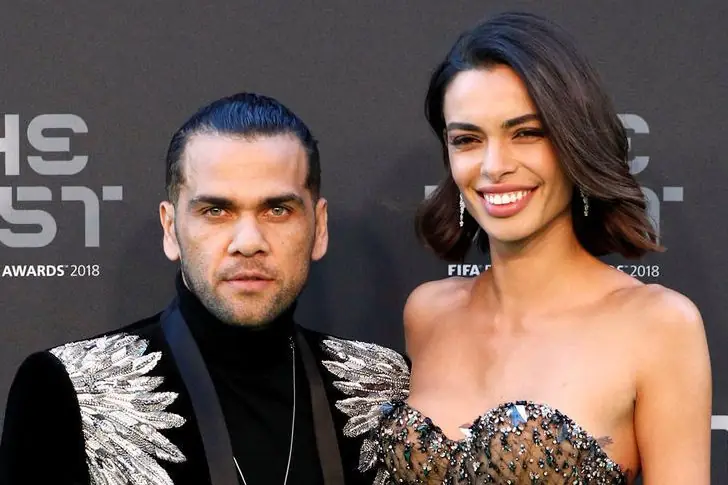 Dani Alves (39) e Joana Sanz (28) – 6 anos de casamento