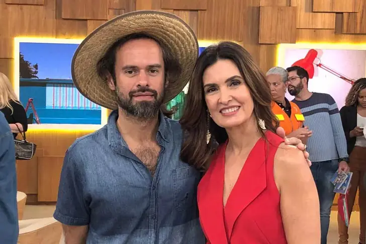 Marcelo Jeneci (40) e Mana Bernardes (41) – 5 anos de casamento, um filho